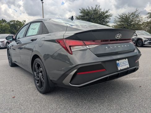 New 2026 Hyundai Elantra SEL Sport FWD image 6