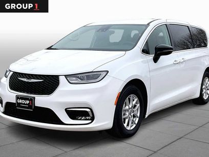 Used 2024 Chrysler Pacifica Touring-L