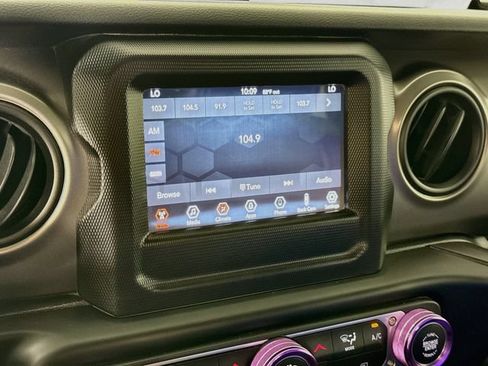 Used 2020 Jeep Wrangler Sport AWD/4WD image 14