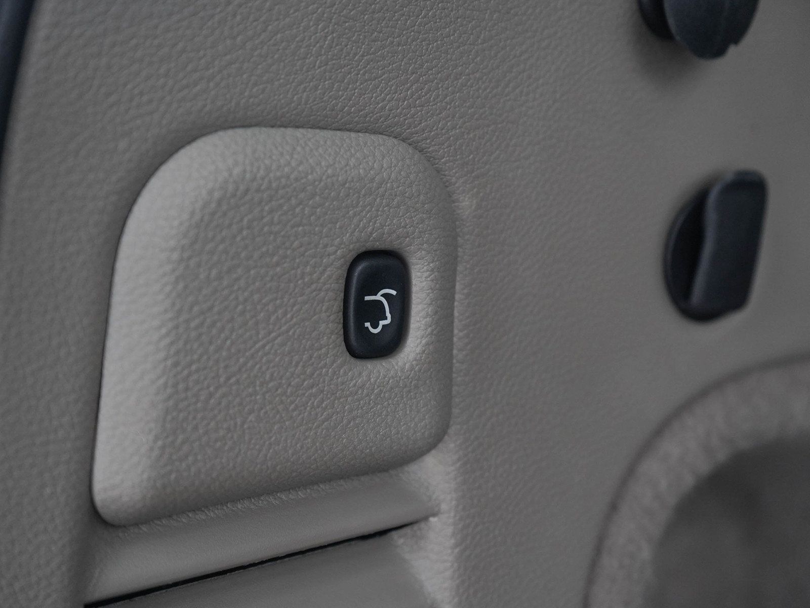 Used 2013 Jeep Grand Cherokee Laredo AWD/4WD image 11