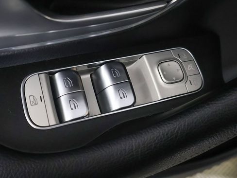 Used 2025 Mercedes-Benz GLE 350 4MATIC w/ AMG Line Exterior image 33