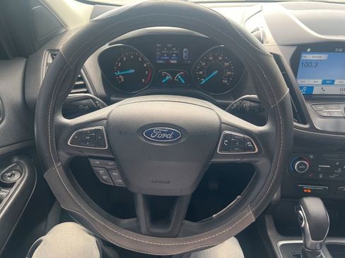 Used 2019 Ford Escape SE image 11