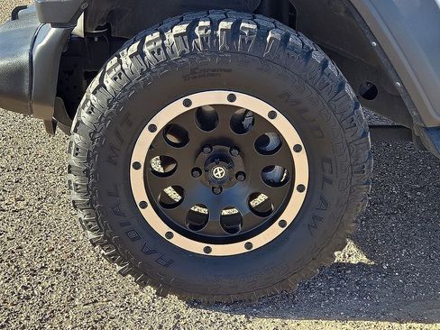 Used 2021 Jeep Wrangler Unlimited Sport image 29