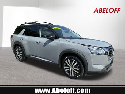 Used 2022 Nissan Pathfinder Platinum w/ Cargo Package