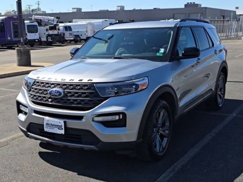 Certified 2022 Ford Explorer XLT w/ Equipment Group 202A image 4