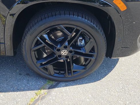 Certified 2026 Volkswagen Tiguan SE R-Line AWD/4WD image 10