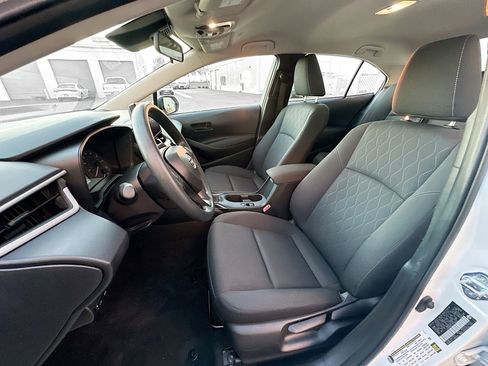 Used 2025 Toyota Corolla LE image 13