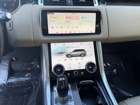 Used 2018 Land Rover Range Rover Sport SE image 16