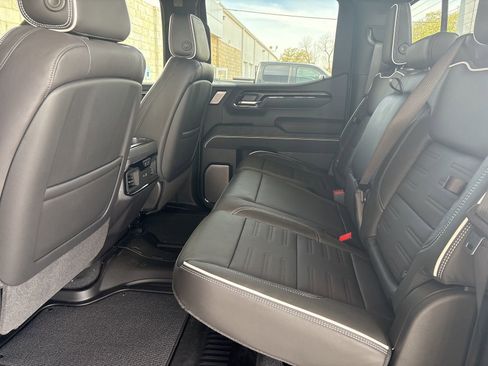 New 2026 GMC Sierra 1500 AT4X w/ LPO, Black Badging Package image 18
