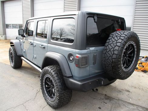 Used 2025 Jeep Wrangler Sport S image 3