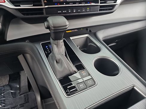 Certified 2025 Toyota Sienna LE image 15
