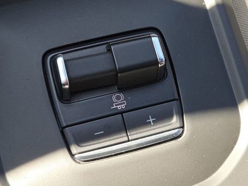 Used 2024 GMC Sierra 2500 AT4 w/ Technology Package image 10