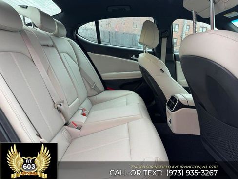 Used 2025 Genesis G70 2.5T image 8