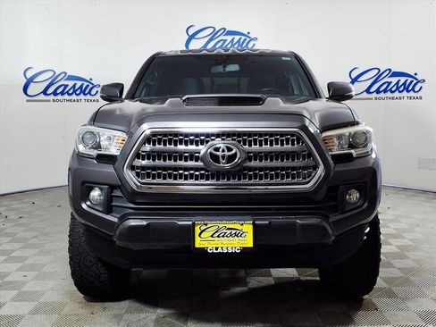 Used 2016 Toyota Tacoma TRD Sport image 20