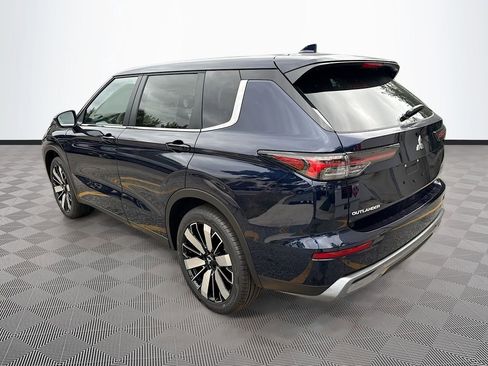 New 2026 Mitsubishi Outlander SE image 5