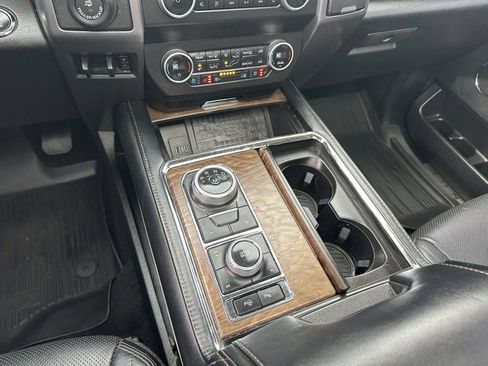 Used 2021 Ford Expedition Platinum image 28