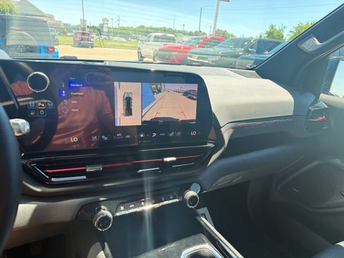 New 2025 Chevrolet Silverado EV RST AWD/4WD image 19