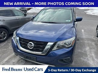 Used 2017 Nissan Pathfinder S video 1