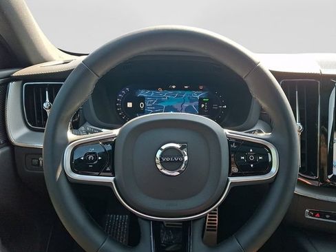 Used 2022 Volvo XC60 T8 R-Design w/ Advanced Package AWD/4WD image 22
