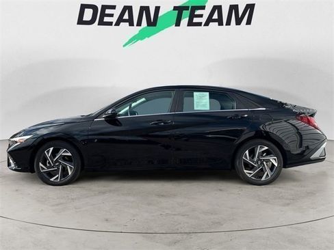 Certified 2024 Hyundai Elantra SEL w/ Convenience Package image 5