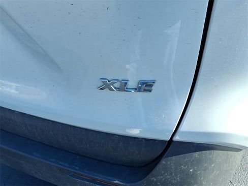 Used 2024 Toyota RAV4 XLE Premium image 9