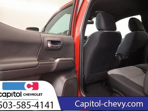 Used 2023 Toyota Tacoma TRD Off-Road w/ Technology Package AWD/4WD image 29