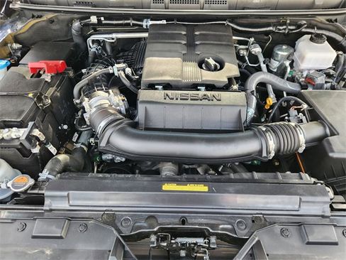Used 2024 Nissan Frontier SV image 31