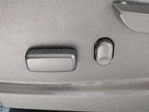 Used 2022 Chevrolet Colorado ZR2 w/ LPO, Power Package image 18