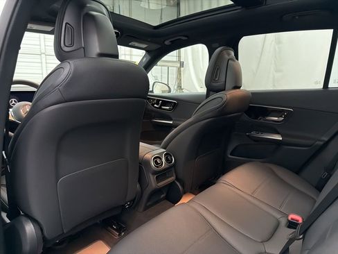 Used 2026 Mercedes-Benz GLC 300 image 18