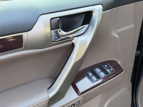 Used 2014 Lexus GX 460 w/ Premium Package image 18