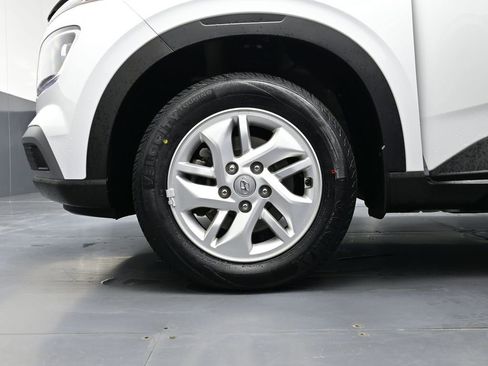 Used 2022 Hyundai Venue SE image 18