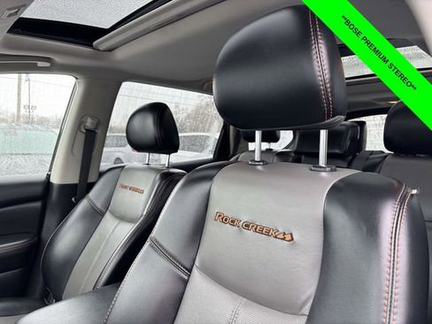 Used 2019 Nissan Pathfinder SL image 6