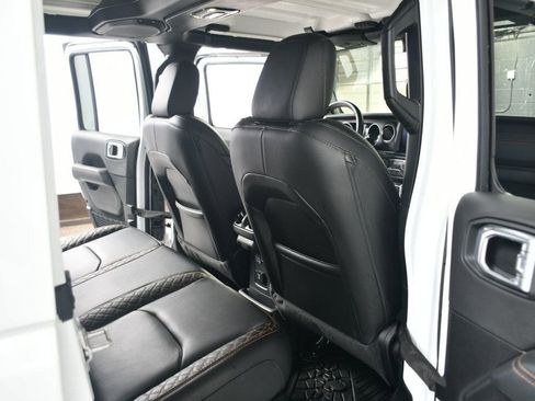 Used 2022 Jeep Wrangler Unlimited Sahara image 38