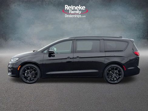 Used 2026 Chrysler Pacifica Limited w/ S Appearance Package image 9