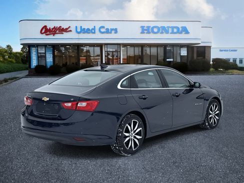 Used 2017 Chevrolet Malibu LT w/ Leather Package image 5