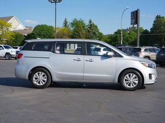 Used 2018 Kia Sedona L FWD video 2