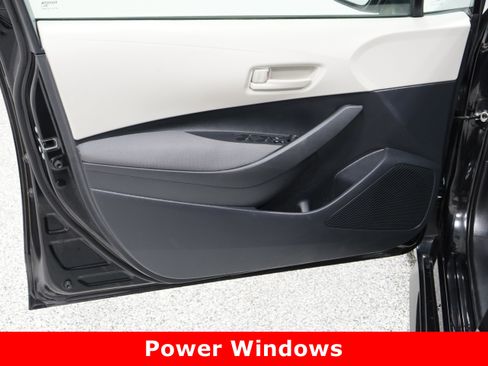 Certified 2025 Toyota Corolla LE image 12