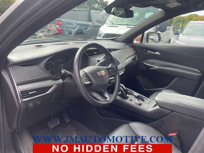 Used 2023 Cadillac XT4 Premium Luxury FWD image 2