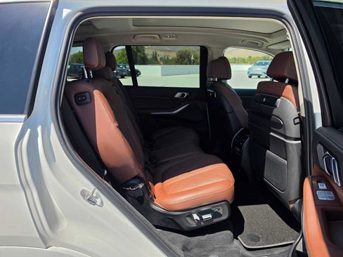 Used 2023 BMW X7 xDrive40i w/ Premium Package AWD/4WD image 12