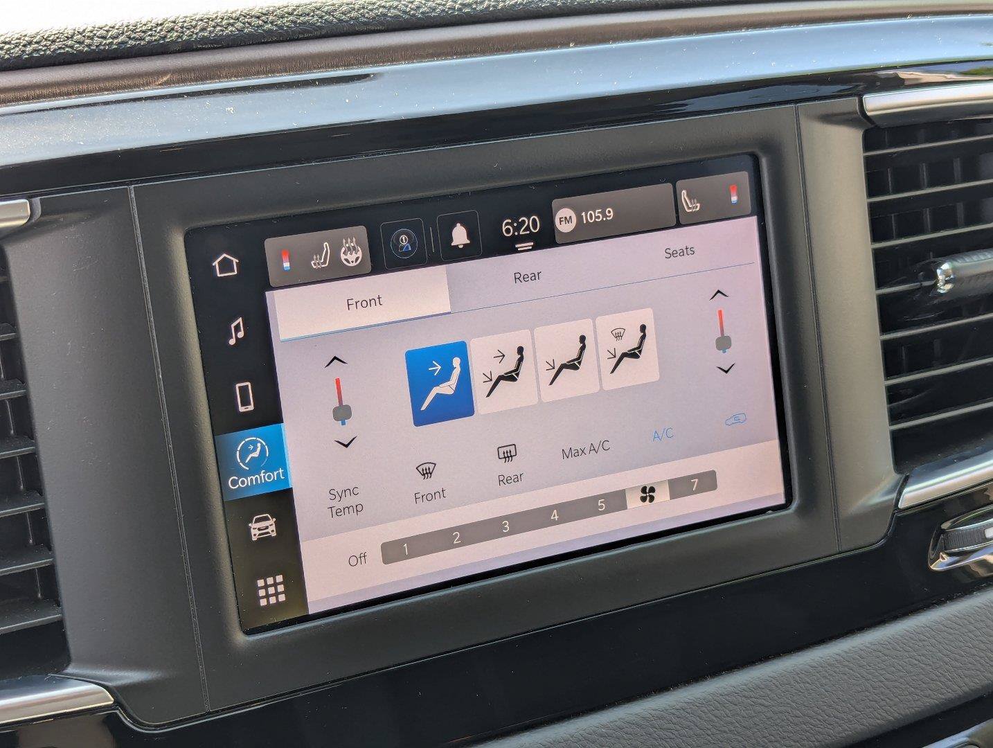 Used 2023 Chrysler Voyager LX FWD image 20