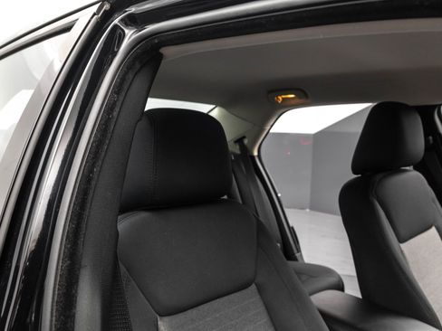 Used 2022 Chrysler 300 Touring w/ Sport Appearance Package image 38