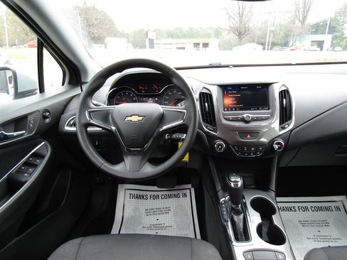 Used 2019 Chevrolet Cruze LS image 23