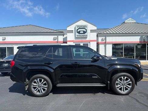 Used 2025 Toyota 4Runner Limited AWD/4WD image 15
