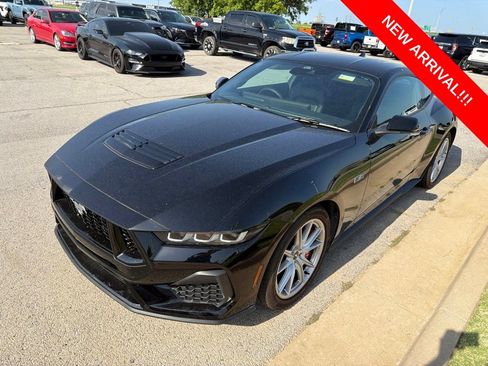 Used 2024 Ford Mustang GT Premium RWD image 3