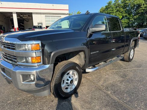 Used 2015 Chevrolet Silverado 2500 LT AWD/4WD image 9