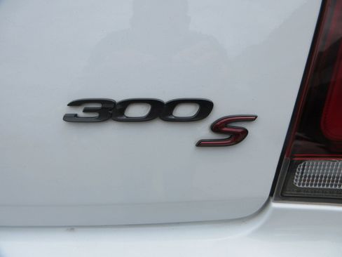 Used 2022 Chrysler 300 S RWD image 8
