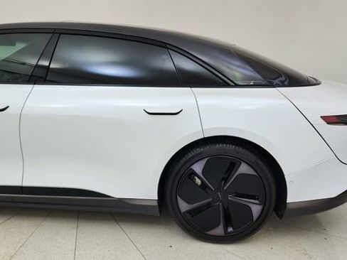 Used 2024 Lucid Air Touring image 10