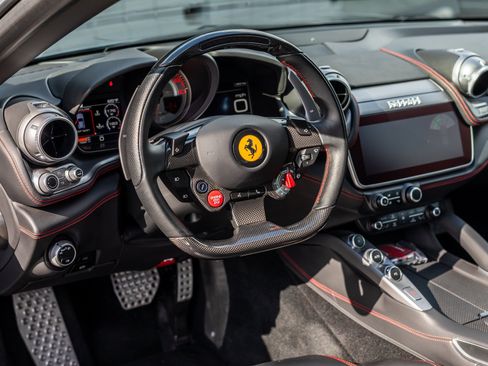 Used 2018 Ferrari GTC4Lusso T RWD image 6