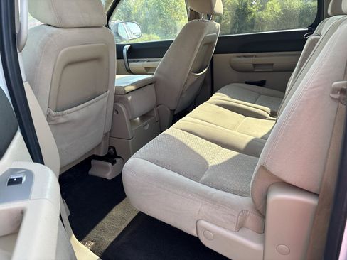 Used 2007 Chevrolet Silverado 1500 LT w/ 1LT Convenience Package RWD image 13