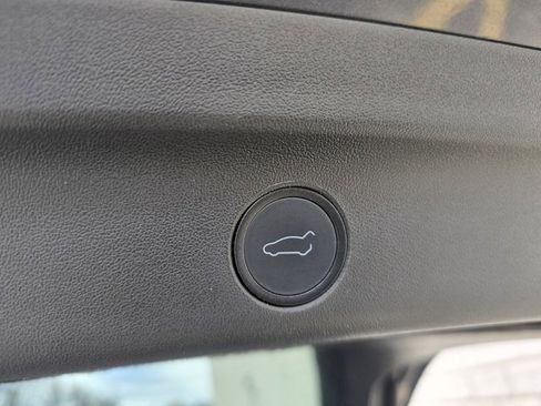 Used 2021 Tesla Model Y Long Range image 42